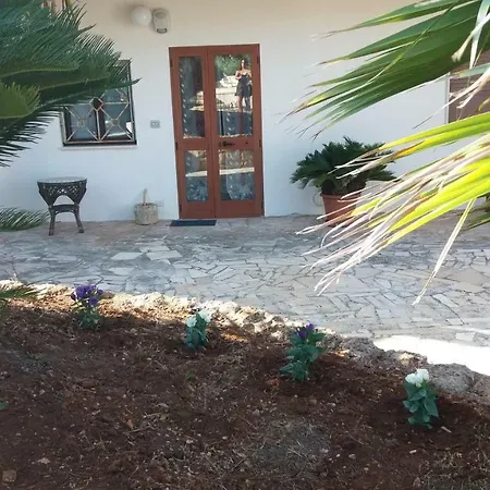 Casa Bianco アパート オストゥーニ